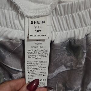 SHEIN Kids White and Gray Patterned Pants